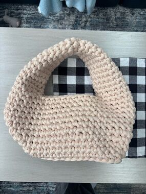 Handmade Chunky crochet Shoulder Bag in Soft Blush